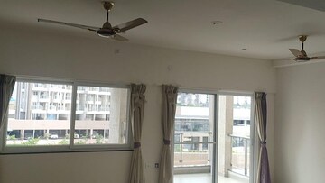 Room in 3 BHK Apartment at Puravankara Silversands, Mundhwa – for Rent