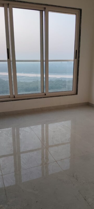 Room in 2.5 BHK Apartment at Bharat Arize, Goregaon West – for Rent