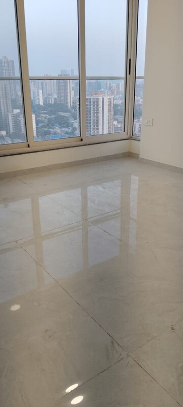 Room in 2.5 BHK Apartment at Bharat Arize, Goregaon West – for Rent