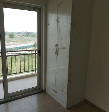 Room in 3 BHK Apartment at Sushma Valencia, International Airport Road – for Rent