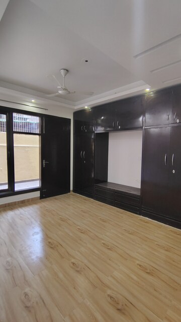 Furnished Amenities in 2 BHK Builder Floor at Hong Kong Bazaar, Sector 57 – for Rent