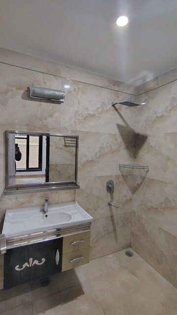 Master Bedroom in 2 BHK Builder Floor at Hong Kong Bazaar, Sector 57 – for Rent