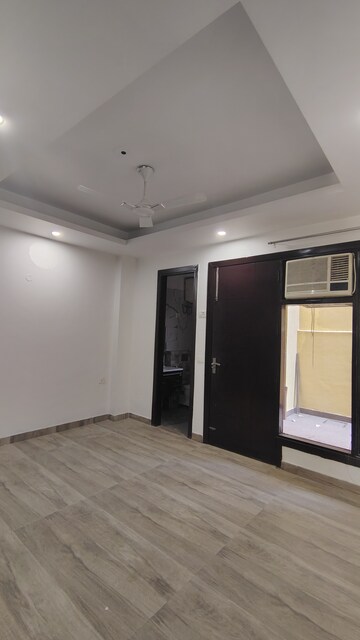 Furnished Amenities in 2 BHK Builder Floor at Hong Kong Bazaar, Sector 57 – for Rent