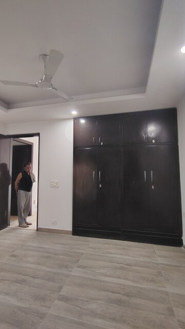 Furnished Amenities in 2 BHK Builder Floor at Hong Kong Bazaar, Sector 57 – for Rent