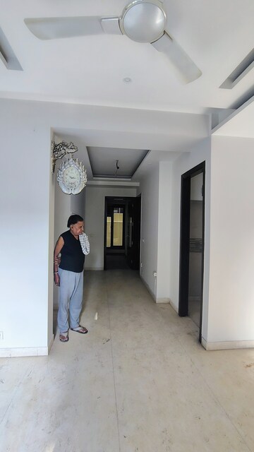 Master Bedroom in 2 BHK Builder Floor at Hong Kong Bazaar, Sector 57 – for Rent