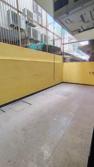 Room in 2 BHK Builder Floor at Hong Kong Bazaar, Sector 57 – for Rent