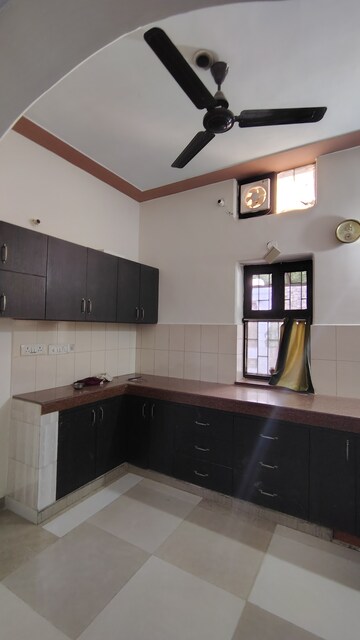 Staircase in 3 BHK Builder Floor at RWA Residential Society Sector 46, Sector 46 – for Rent