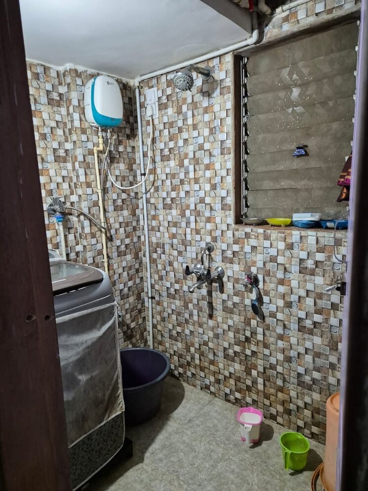 Bathroom, anand nagar 1 Bedroom 420 Sq.Ft. Apartment In Anand Nagar Thane 7940343