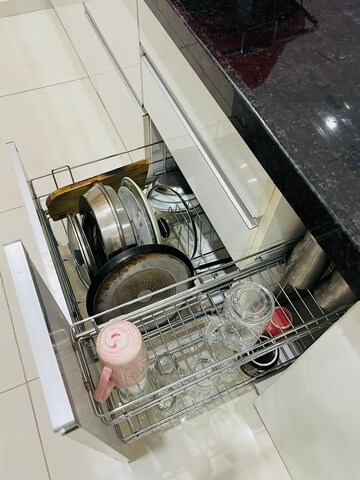 Furnished Amenities in 2 BHK Apartment at Amanora Gold Towers, Hadapsar – for Rent