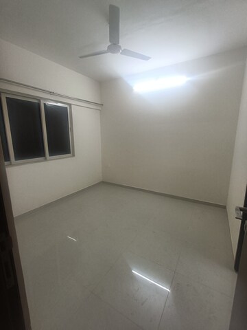 Room in 2 BHK Apartment at Omkar Signet, Malad East – for Rent