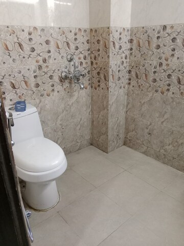 Bathroom in 1 RK Builder Floor at Ansal Sushant Lok I, Sector 43 – for Rent