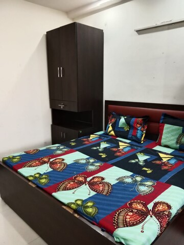 Bedroom in 1 RK Builder Floor at Ansal Sushant Lok I, Sector 43 – for Rent