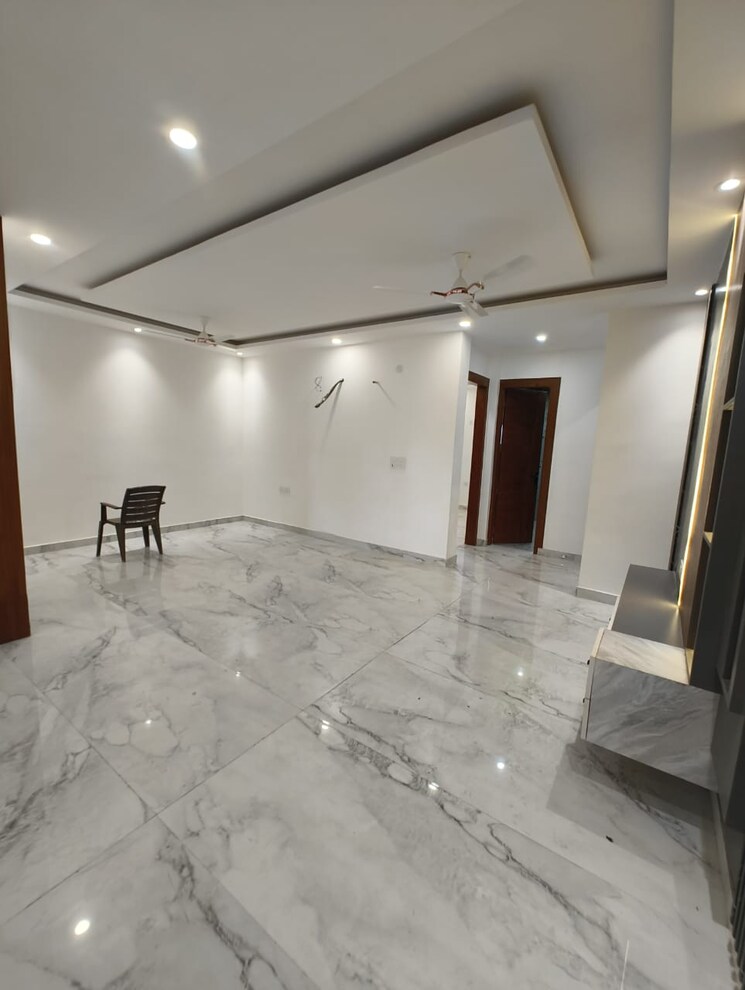 Room, bptp-parkland-pride 3 Bedroom 250 Sq.Yd. Builder Floor In Sector 77 Faridabad 7940445