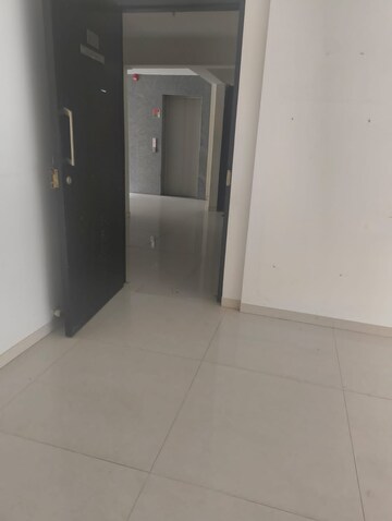 Room in 2 BHK Apartment at Godrej Central, Chembur – for Rent