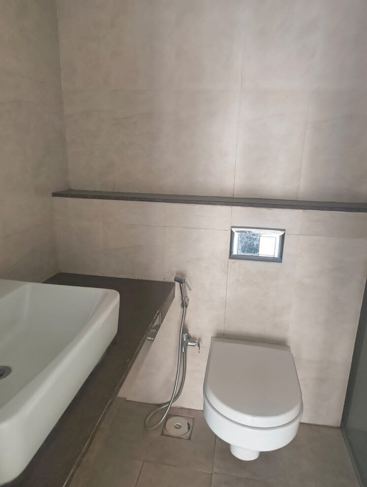 Bathroom, godrej-central 2 Bedroom 751 Sq.Ft. Apartment In Chembur Mumbai 7940448