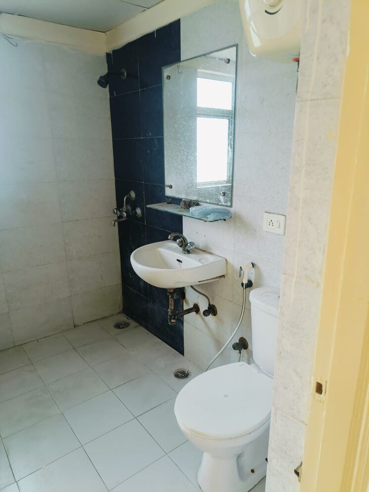 Master Bedroom, gardenia-golf-city 2 Bedroom 950 Sq.Ft. Apartment In Sector 75 Noida 7940466