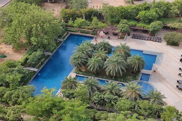 Swimming Pool in 3 BHK Apartment at DLF Regal Gardens, Sector 90 – for Sale