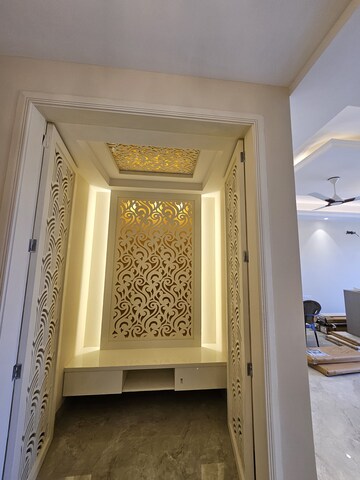 Furnished Amenities in 3.5 BHK Builder Floor at Ansal Versalia Avante, Sector 67a – for Sale