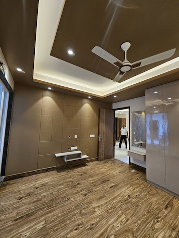 Room in 3.5 BHK Builder Floor at Ansal Versalia Avante, Sector 67a – for Sale