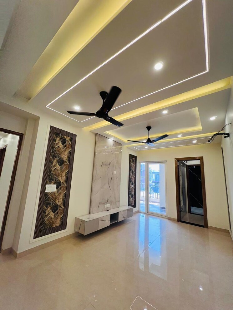 Room, sector 85 3 Bedroom 327 Sq.Yd. Builder Floor In Sector 85 Faridabad 7940559