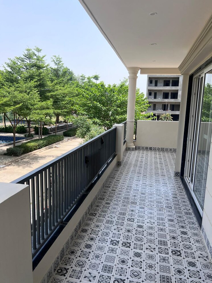 Balcony, sector 85 3 Bedroom 327 Sq.Yd. Builder Floor In Sector 85 Faridabad 7940559