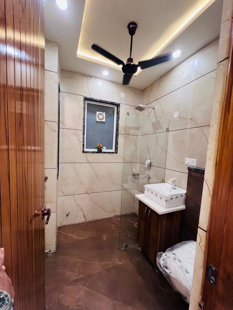 Bathroom, sector 85 3 Bedroom 327 Sq.Yd. Builder Floor In Sector 85 Faridabad 7940559