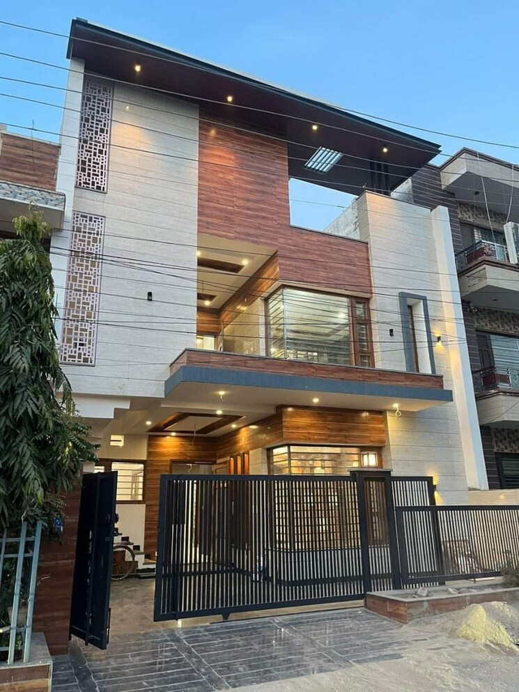Exterior View, sector 125 4 Bedroom 200 Sq.Yd. Independent House In Sector 125 Mohali 7940736
