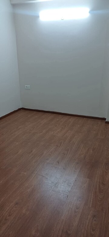 Room in 3 BHK Apartment at Amolik Sankalp, Sector 85 – for Rent