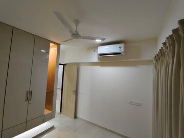 Room in 3 BHK Apartment at L&T Emerald Isle, Powai – for Sale
