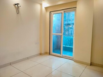 Room in 6 BHK Independent House at Sector 10 – for Sale