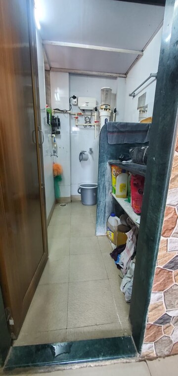 Bathroom in 1 BHK Apartment at Unnathi Woods Phase 1 And 2, Ghodbunder Road – for Sale