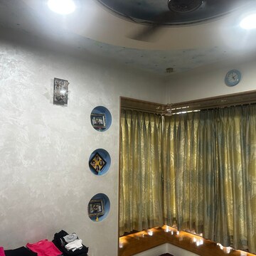 Furnished Amenities in 2.5 BHK Apartment at Rajkamal Heights, Mint Colony – for Rent