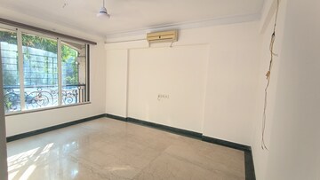 Room in 2 BHK Apartment at The View Powai, Powai – for Rent