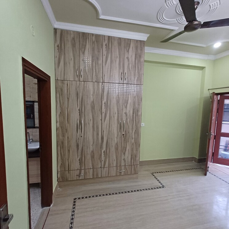Room, sector 23 3 Bedroom 342 Sq.Yd. Builder Floor In Sector 23 Gurgaon 7940816