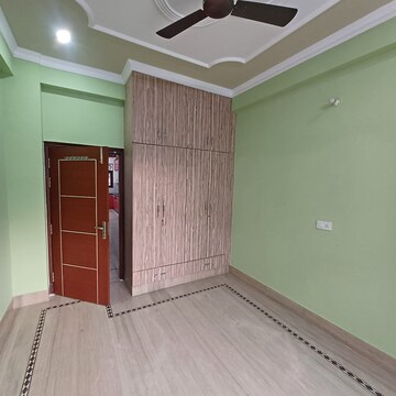 Room in 3 BHK Builder Floor at Sector 23 – for Rent