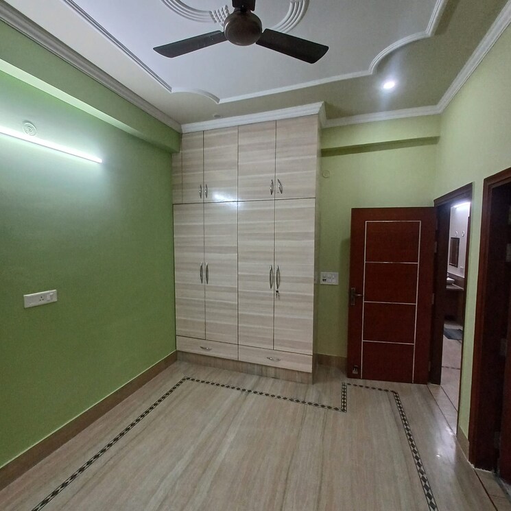Room, sector 23 3 Bedroom 342 Sq.Yd. Builder Floor In Sector 23 Gurgaon 7940816