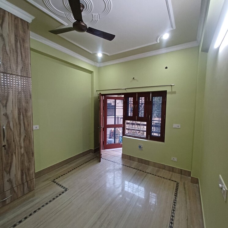 Room, sector 23 3 Bedroom 342 Sq.Yd. Builder Floor In Sector 23 Gurgaon 7940816