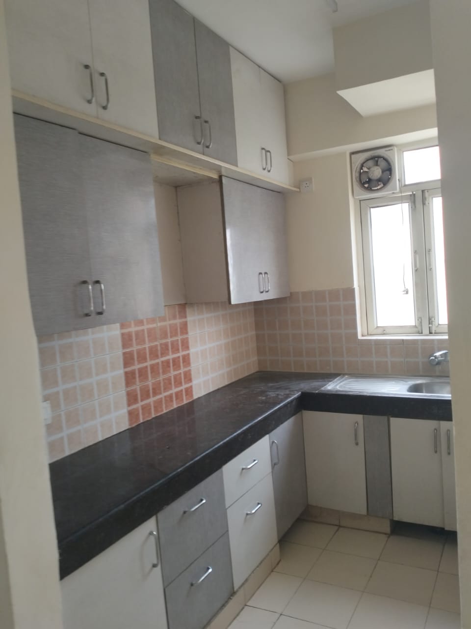 2 BHK + Pooja Room Apartment For Sale in Shree Vardhman Mantra