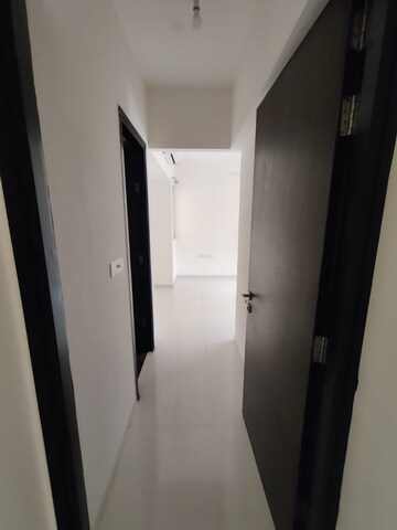 Room in 2.5 BHK Apartment at Lodha Splendora, Ghodbunder Road – for Rent