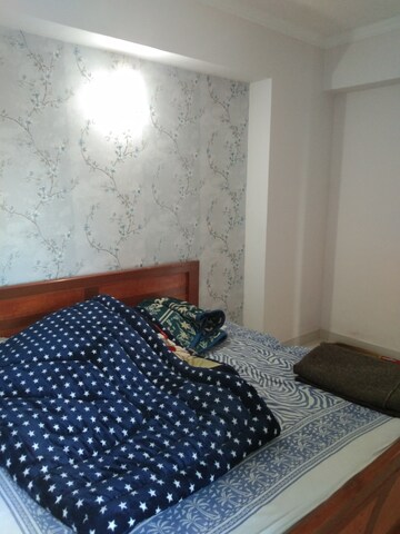 Bedroom in 2 BHK Apartment at Alkapuri – for Rent