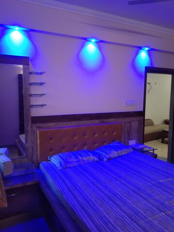 Bedroom in 2 BHK Apartment at Alkapuri – for Rent
