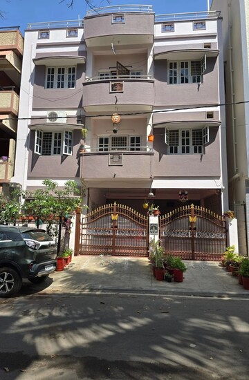 6+ BHK Independent House – Exterior View View at Hbr Layout - for Sale