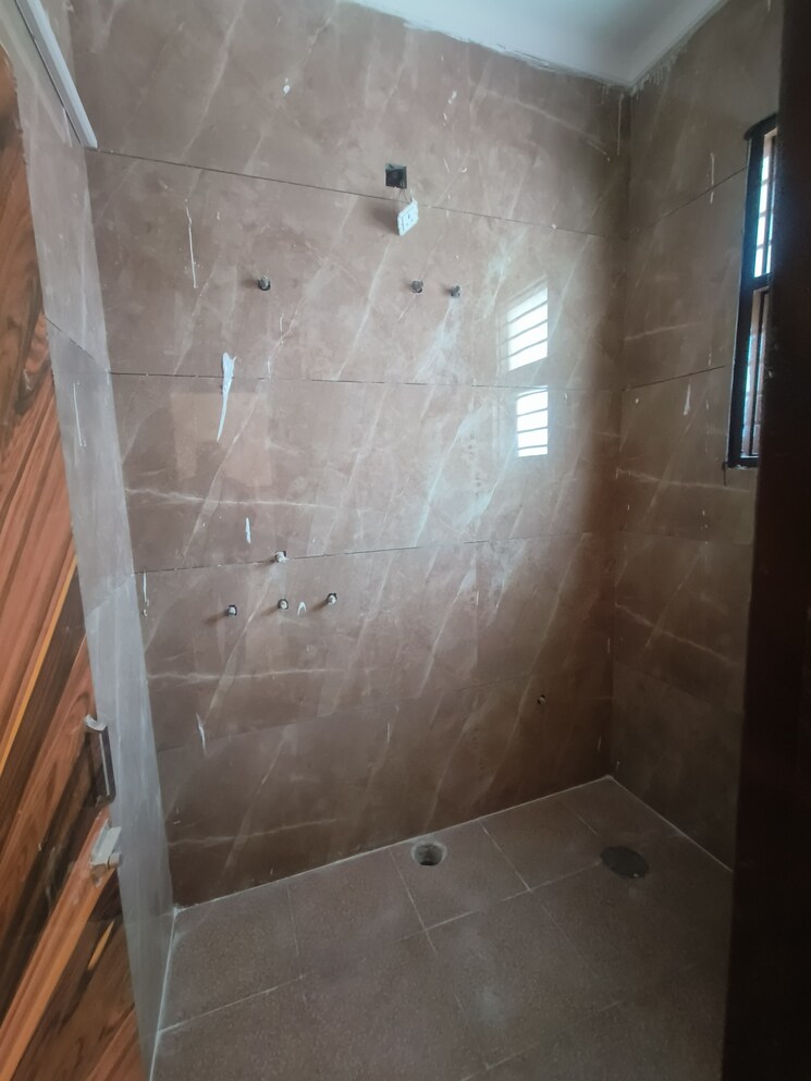 Bathroom, ms-enclave-zirakpur 3 Bedroom 125 Sq.Yd. Builder Floor In Dhakoli Village Zirakpur 7940978