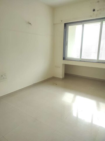 Room in 2 BHK Apartment at Lokhandwala Infrastructure Octacrest, Kandivali East – for Sale