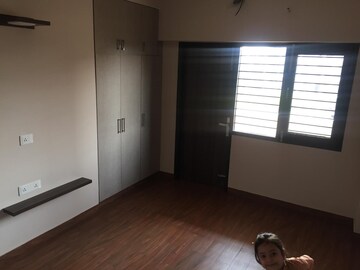 Room in 3 BHK Apartment at Kaloor – for Rent