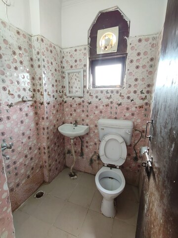 Bathroom in 1 BHK Builder Floor at Ansal Sushant Lok I, Sector 43 – for Rent