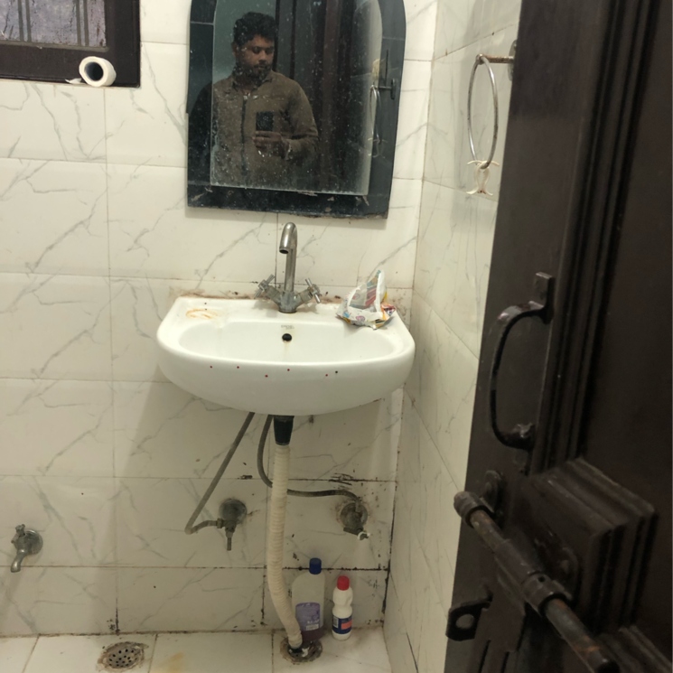 Bathroom, sector 21 1.5 Bedroom 900 Sq.Ft. Villa In Sector 21 Gurgaon 7941094