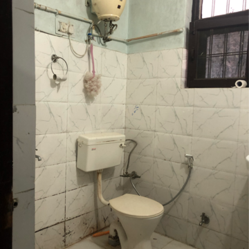 Bathroom in 1.5 BHK Villa at Sector 21 – for Rent