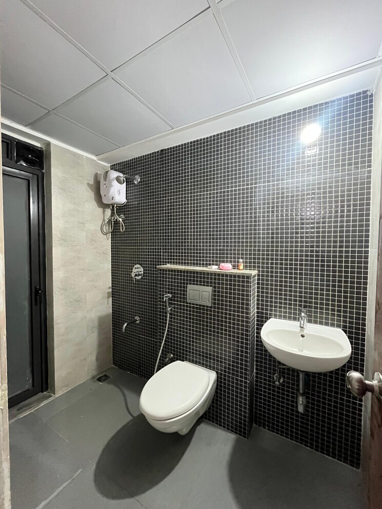 Attached Bathroom, lodha-palava-aurelia 1 Bedroom 676 Sq.Ft. Apartment In Dombivli East Thane 7941020