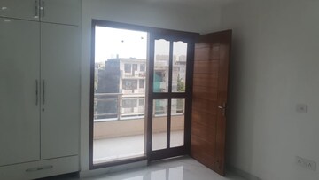 Room in 3 BHK Builder Floor at Sector 40 – for Sale